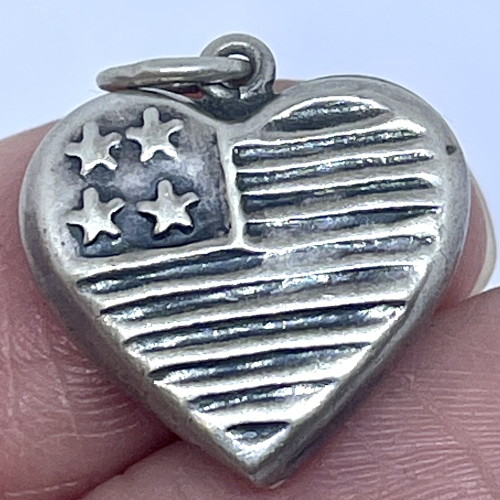 US Flag Stars Stripes Puffy Heart Charm Sterling Silver Repousse VTG‎ Patriotic